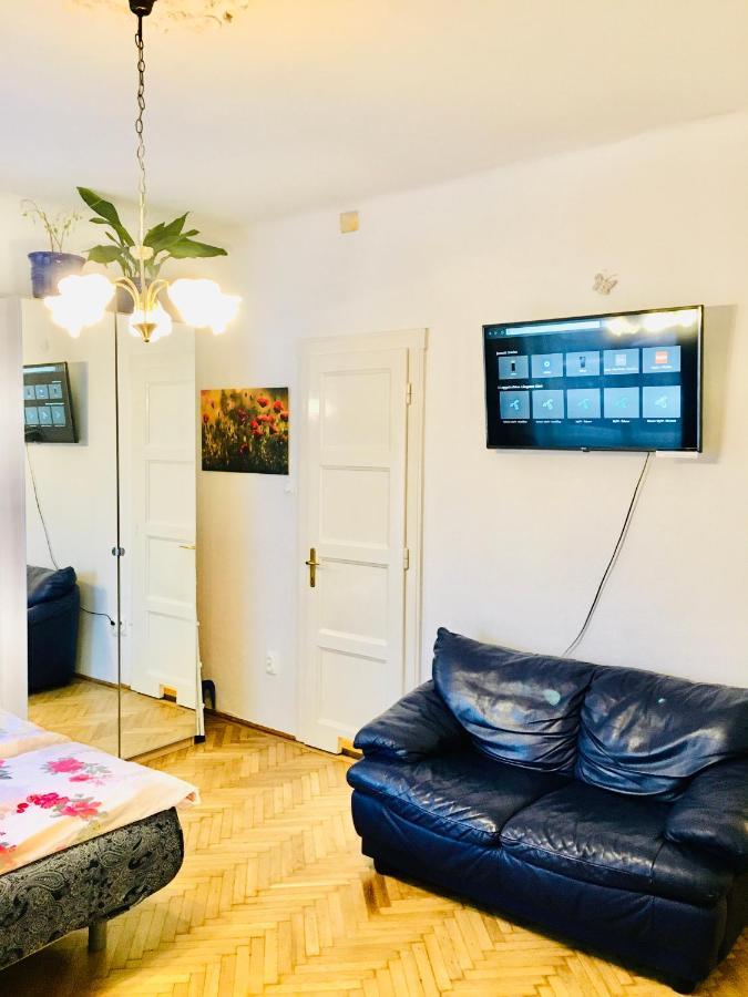 Romantic Studio In 12th District Close To Mom Park Apartamento Budapest